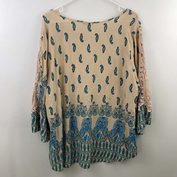 Unique Spectrum Paisley Print Lace Cut Out Sleeve Top - Picture 7 of 9